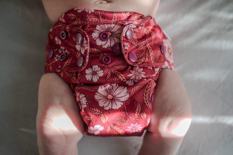 How to Use Modern Cloth Nappies for Your Newborn